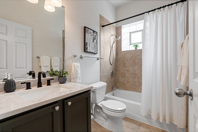 2009 N Hoyne Avenue, Chicago, IL 60647
