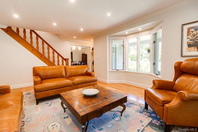 22 Braemer Road, Setauket, NY 11733