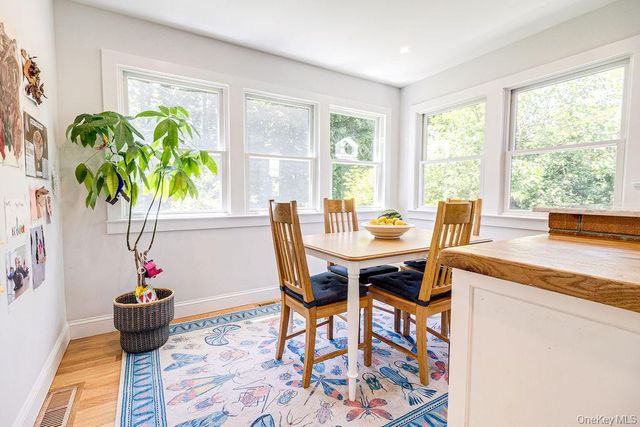 22 Braemer Road, Setauket, NY 11733