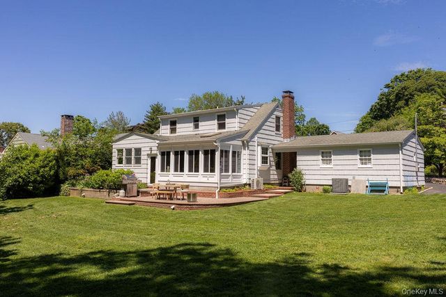 22 Braemer Road, Setauket, NY 11733