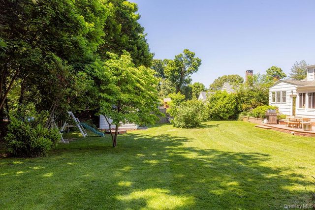 22 Braemer Road, Setauket, NY 11733