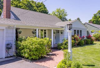 22 Braemer Road, Setauket, NY 11733