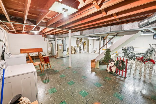 716 Elm Street, Pella, IA 50219