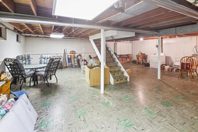 716 Elm Street, Pella, IA 50219