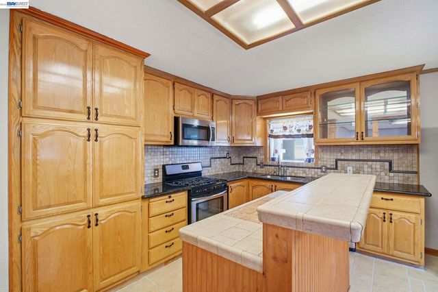 113 Lafayette Ave, Hayward, CA 94544