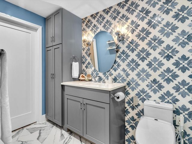 240 City View Drive 240, Fort Lauderdale, FL 33311