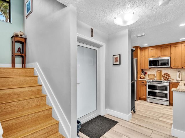 240 City View Drive 240, Fort Lauderdale, FL 33311