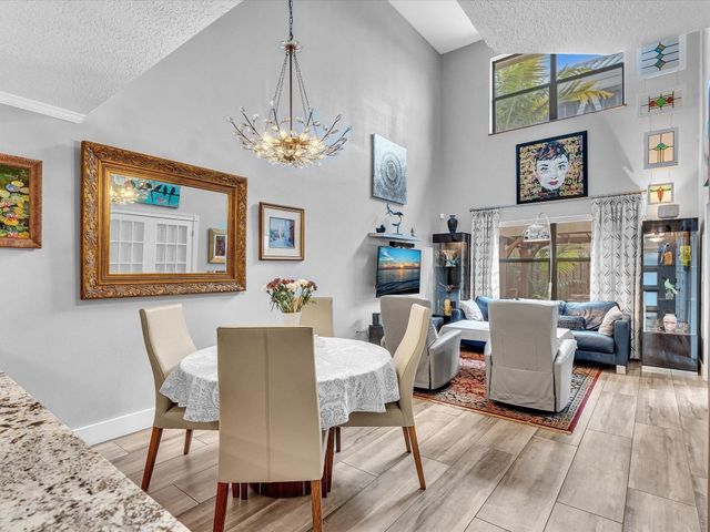 240 City View Drive 240, Fort Lauderdale, FL 33311