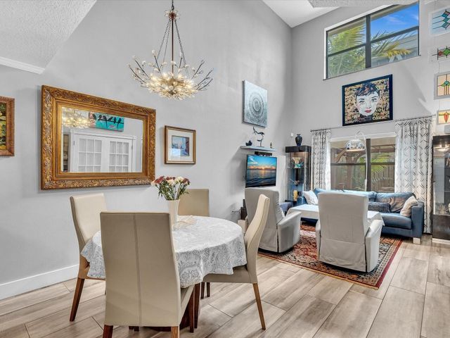 240 City View Drive 240, Fort Lauderdale, FL 33311