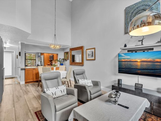 240 City View Drive 240, Fort Lauderdale, FL 33311