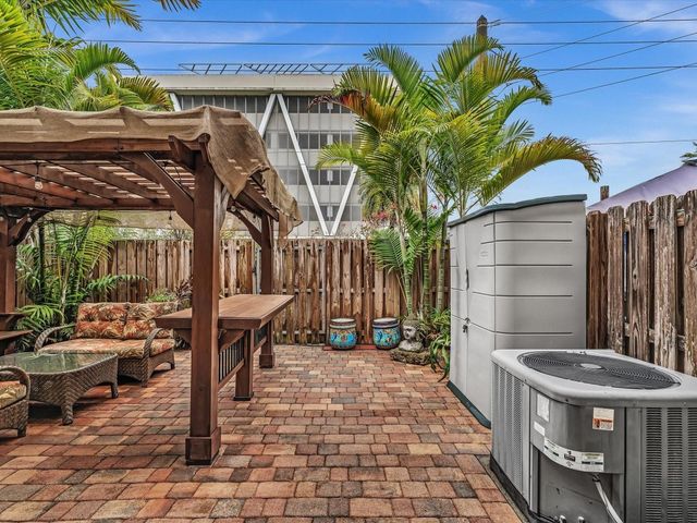 240 City View Drive 240, Fort Lauderdale, FL 33311