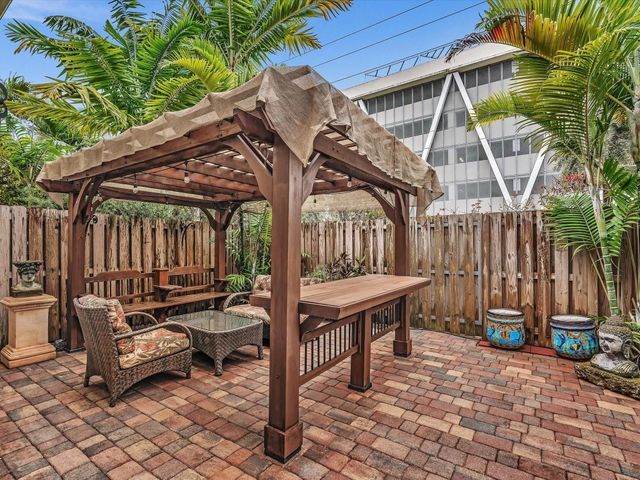 240 City View Drive 240, Fort Lauderdale, FL 33311