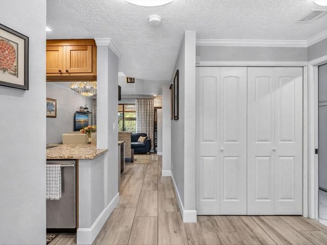 240 City View Drive 240, Fort Lauderdale, FL 33311