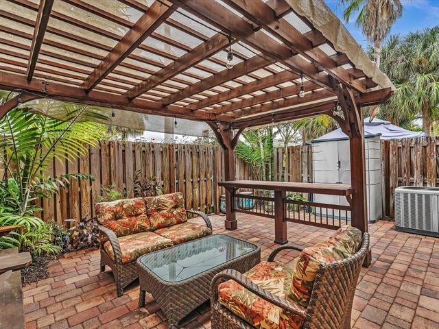 240 City View Drive 240, Fort Lauderdale, FL 33311