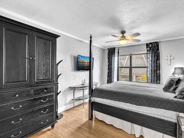 240 City View Drive 240, Fort Lauderdale, FL 33311