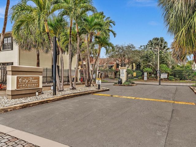 240 City View Drive 240, Fort Lauderdale, FL 33311