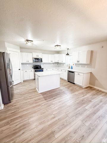 3498 W OAK CREST DR, Lehi, UT 84043