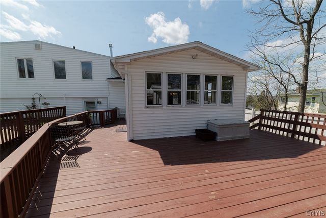 102 Seitz Drive, Camillus, NY 13031