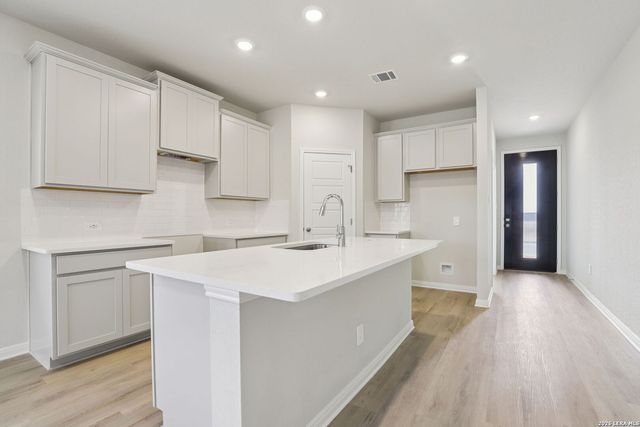 2915 Junction Bay, Converse, TX 78109