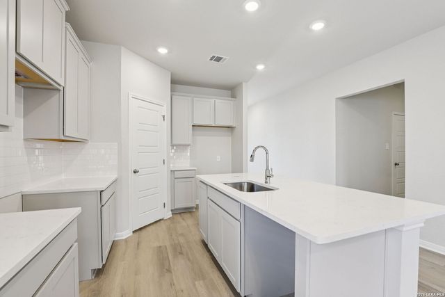 2915 Junction Bay, Converse, TX 78109