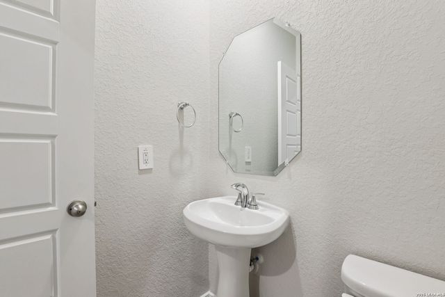 2915 Junction Bay, Converse, TX 78109