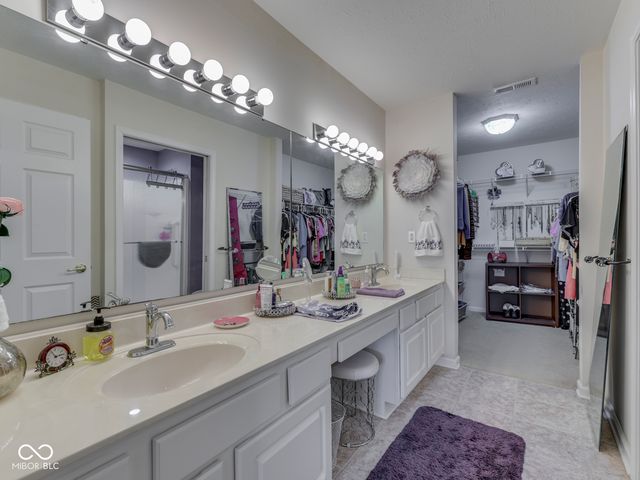 1037 Laurelwood Lane, Greenwood, IN 46142