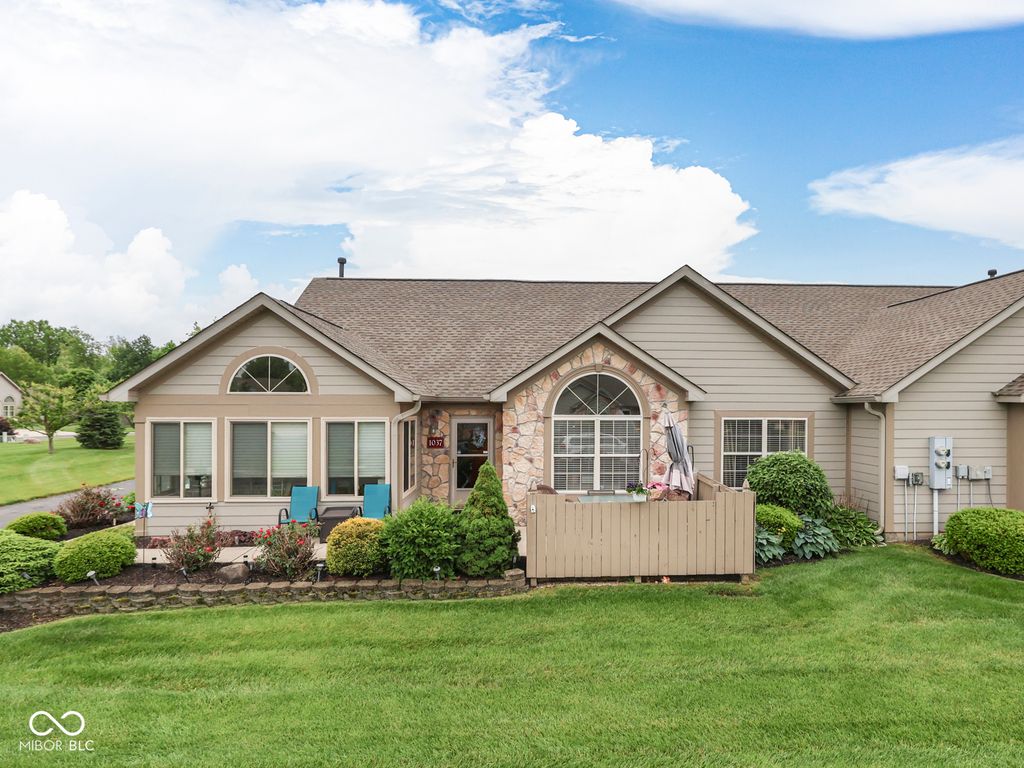 1037 Laurelwood Lane, Greenwood, IN 46142
