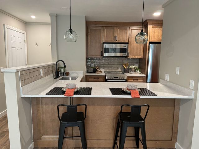 30 Wolf Rd Unit 612, Lebanon, NH 03766