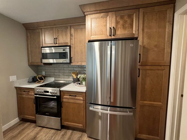 30 Wolf Rd Unit 612, Lebanon, NH 03766