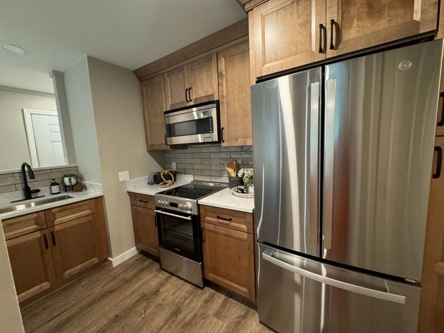 30 Wolf Rd Unit 612, Lebanon, NH 03766