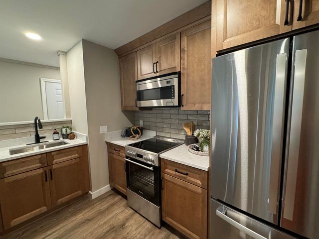 30 Wolf Rd Unit 612, Lebanon, NH 03766