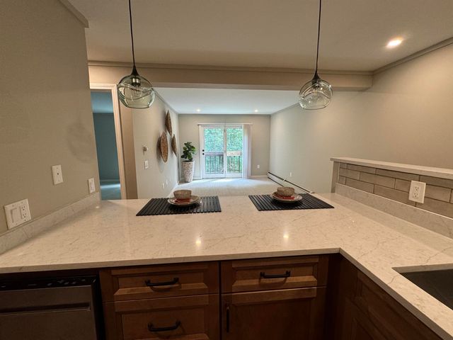 30 Wolf Rd Unit 612, Lebanon, NH 03766
