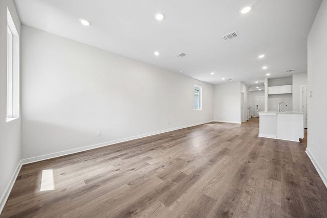 156 Hornet ST, Elgin, TX 78621