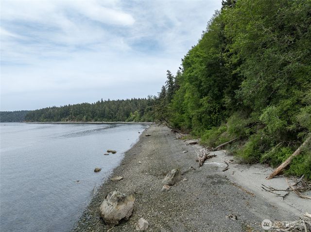 127 Sand Cove Lane, Lopez Island, WA 98261