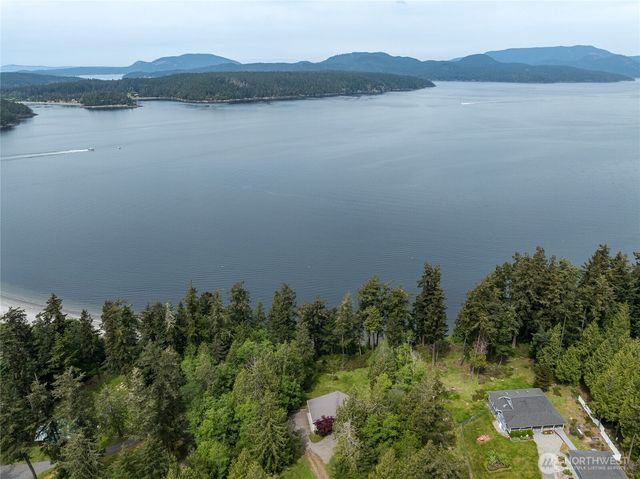 127 Sand Cove Lane, Lopez Island, WA 98261