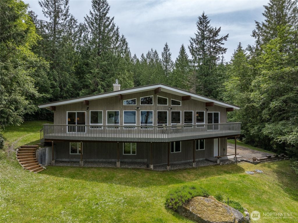 127 Sand Cove Lane, Lopez Island, WA 98261