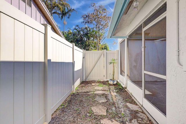 1176 Staghorn Street, Wellington, FL 33414