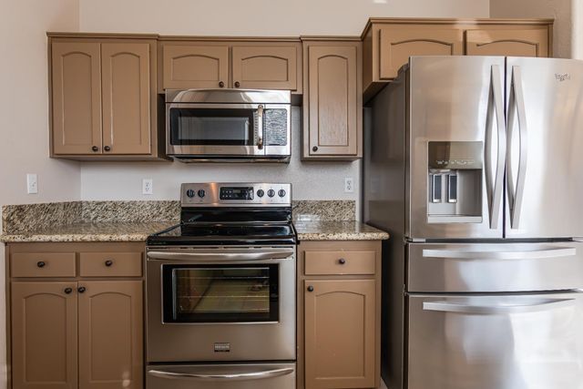 7556 N Trellis Circle, Fresno, CA 93720