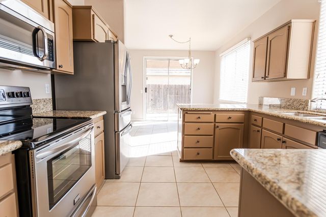 7556 N Trellis Circle, Fresno, CA 93720