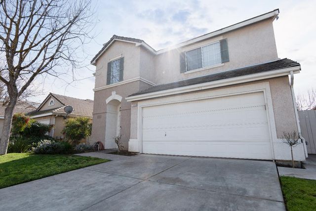 7556 N Trellis Circle, Fresno, CA 93720