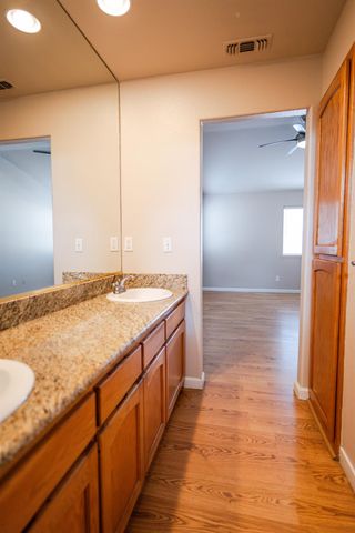 7556 N Trellis Circle, Fresno, CA 93720