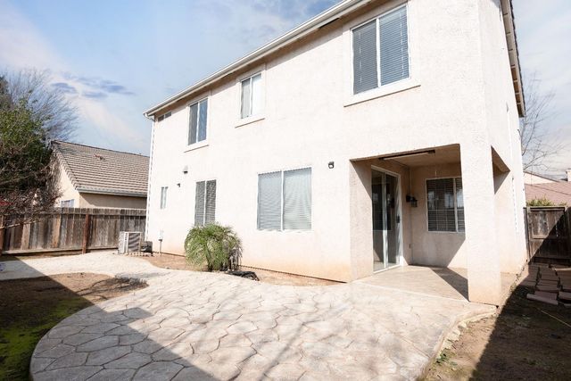 7556 N Trellis Circle, Fresno, CA 93720