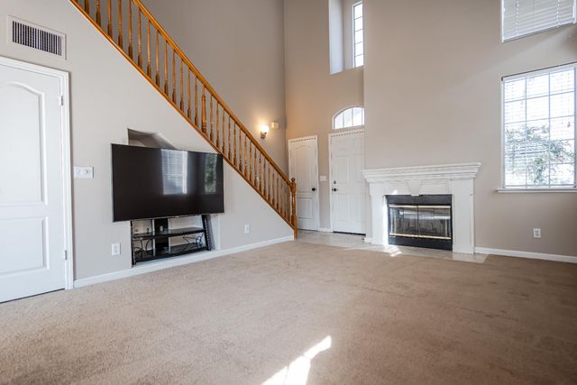 7556 N Trellis Circle, Fresno, CA 93720