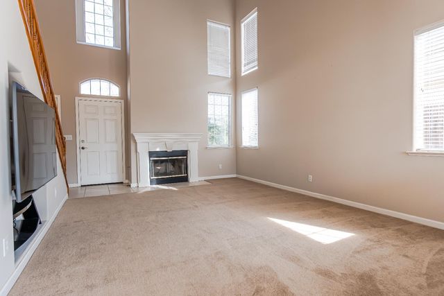 7556 N Trellis Circle, Fresno, CA 93720