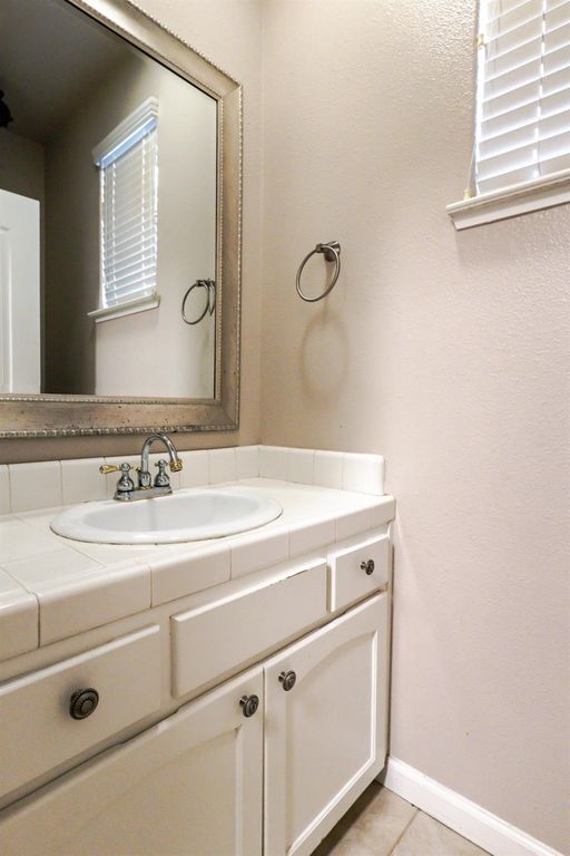 Image 13 of property listing at 7556 N Trellis Circle, Fresno, CA 93720