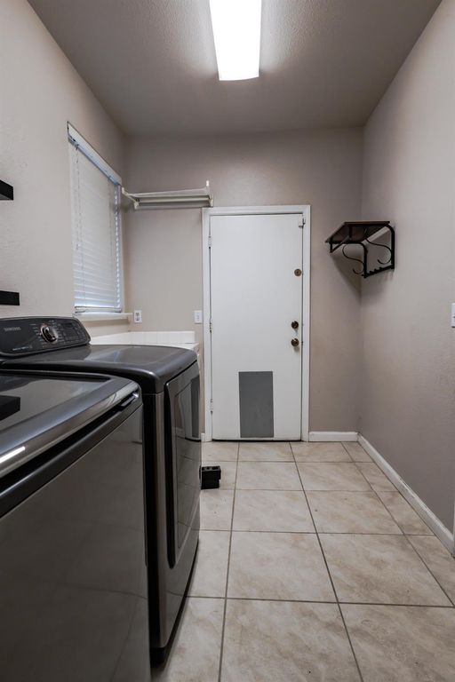 Image 14 of property listing at 7556 N Trellis Circle, Fresno, CA 93720