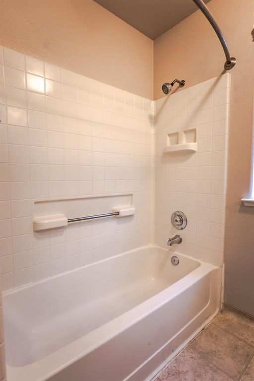 Image 21 of property listing at 7556 N Trellis Circle, Fresno, CA 93720