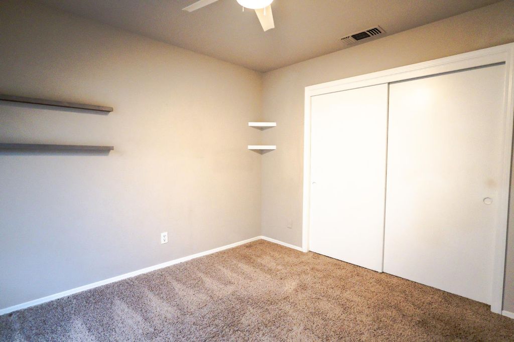 Image 24 of property listing at 7556 N Trellis Circle, Fresno, CA 93720