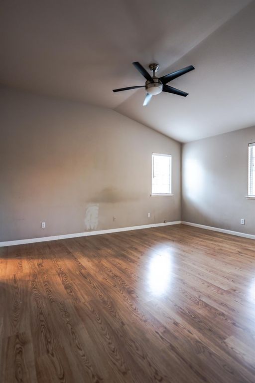 Image 26 of property listing at 7556 N Trellis Circle, Fresno, CA 93720