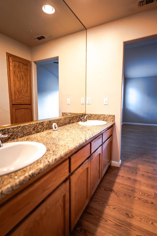 Image 35 of property listing at 7556 N Trellis Circle, Fresno, CA 93720